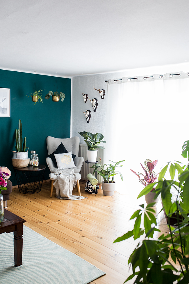 Wohnzimmer Einrichtung grüne Wandfarbe